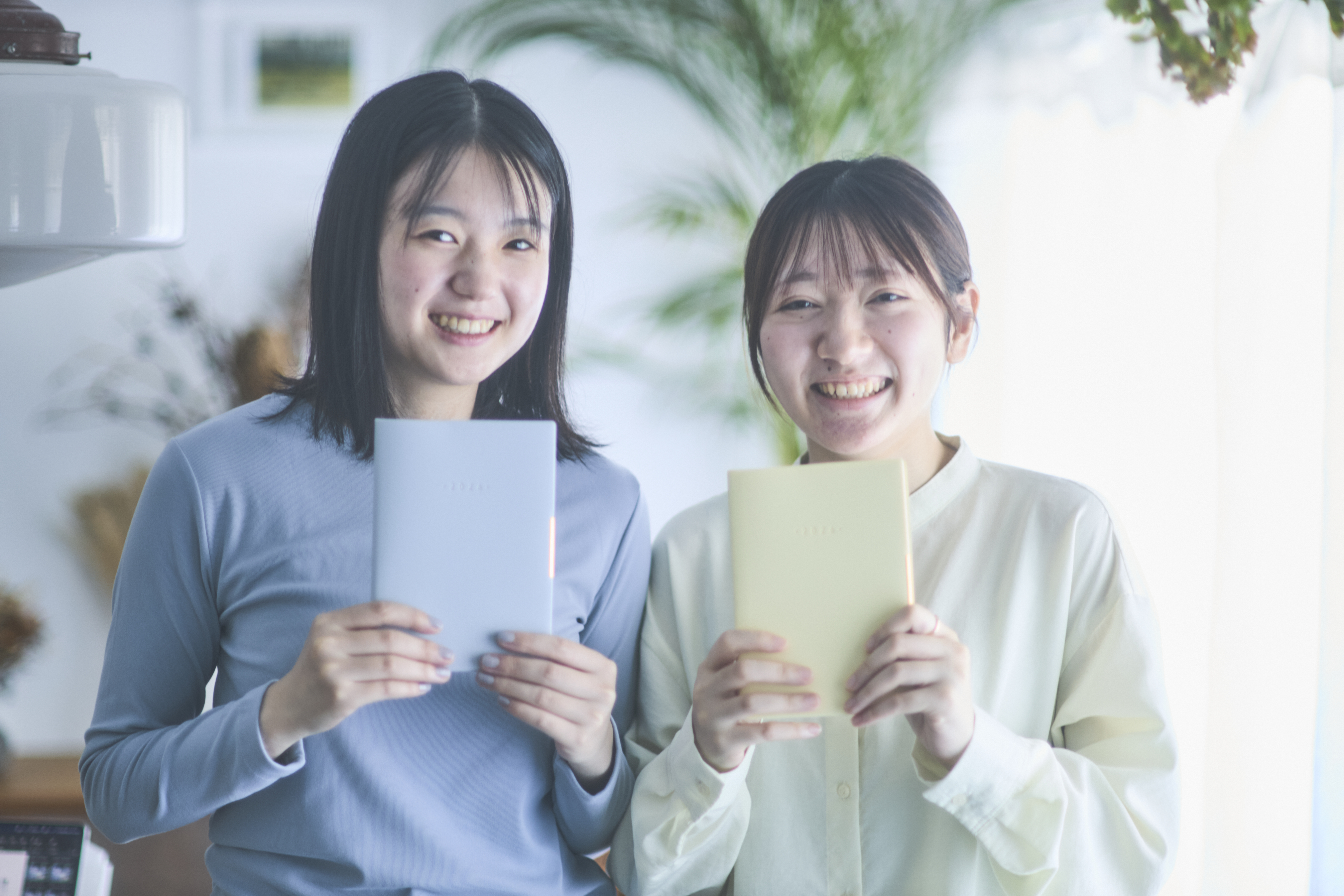 手帳メーカーの新卒社員をインタビュー！手帳との出会いと“書くこと”の魅力